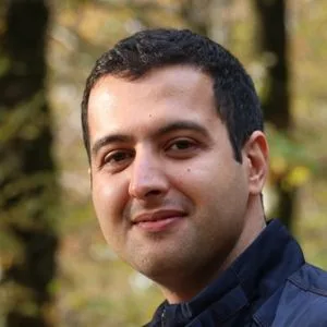 دکتر پویا کلاه قوچی
