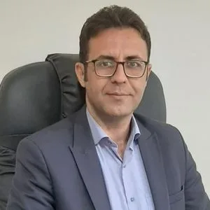 فرهاد اکبری
