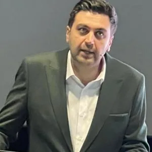 دکتر مهیار مهوش محمدی