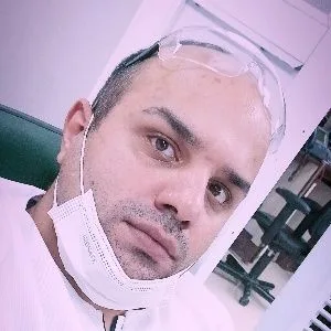 دکتر وحید عقدائی