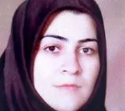 دکتر فاطمه مسینائی درمیان