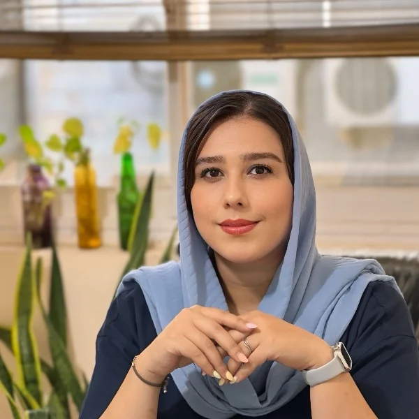 نیلوفر حاج فرج اله