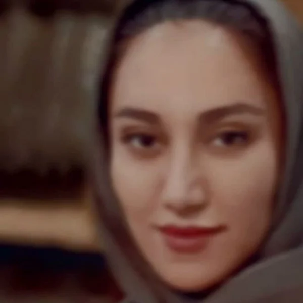 مونا شاهین نژاد