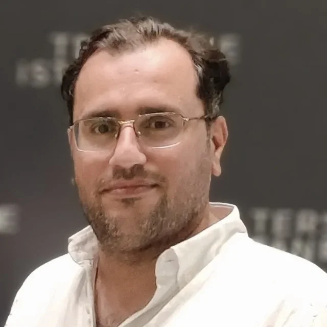 دکتر کمیل بائی
