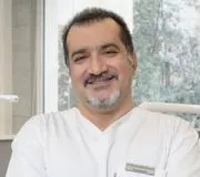 دکتر مسعود کشاورز